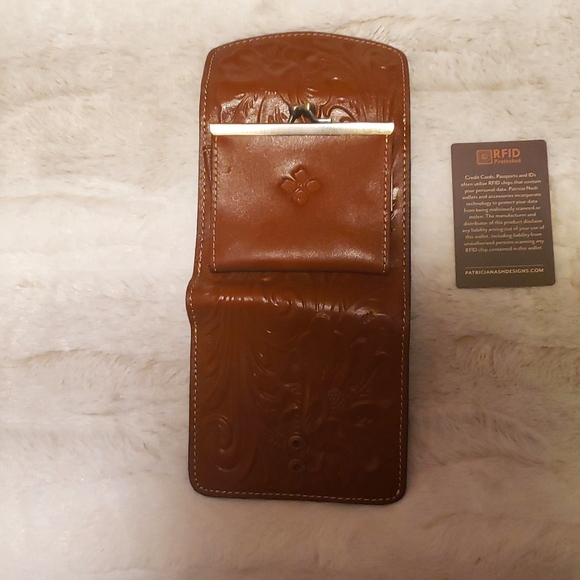 Patricia Nash Handbag,wallet and dust cover. - Picture 5 of 7